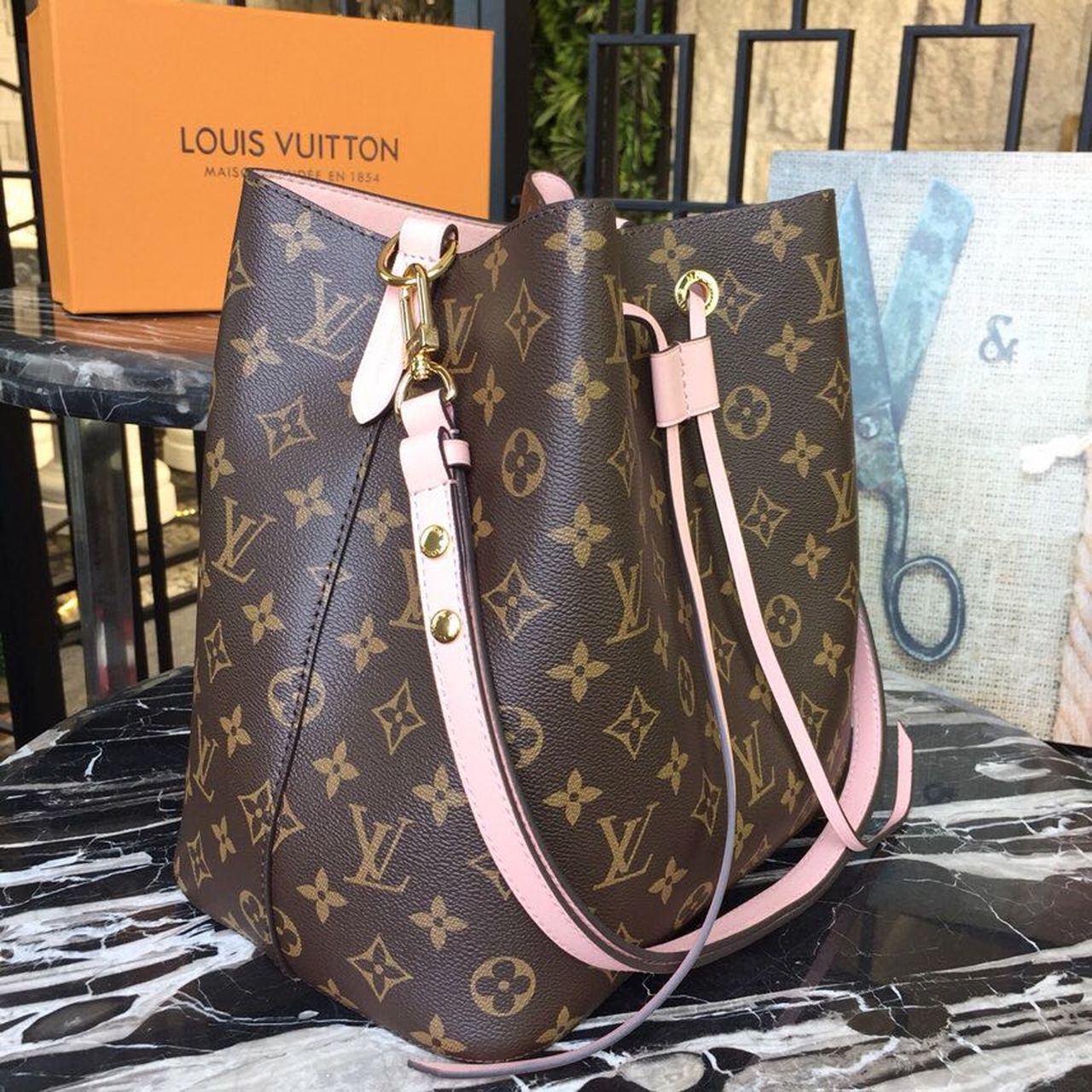 Monogram neonoe mm rose poudre outlet